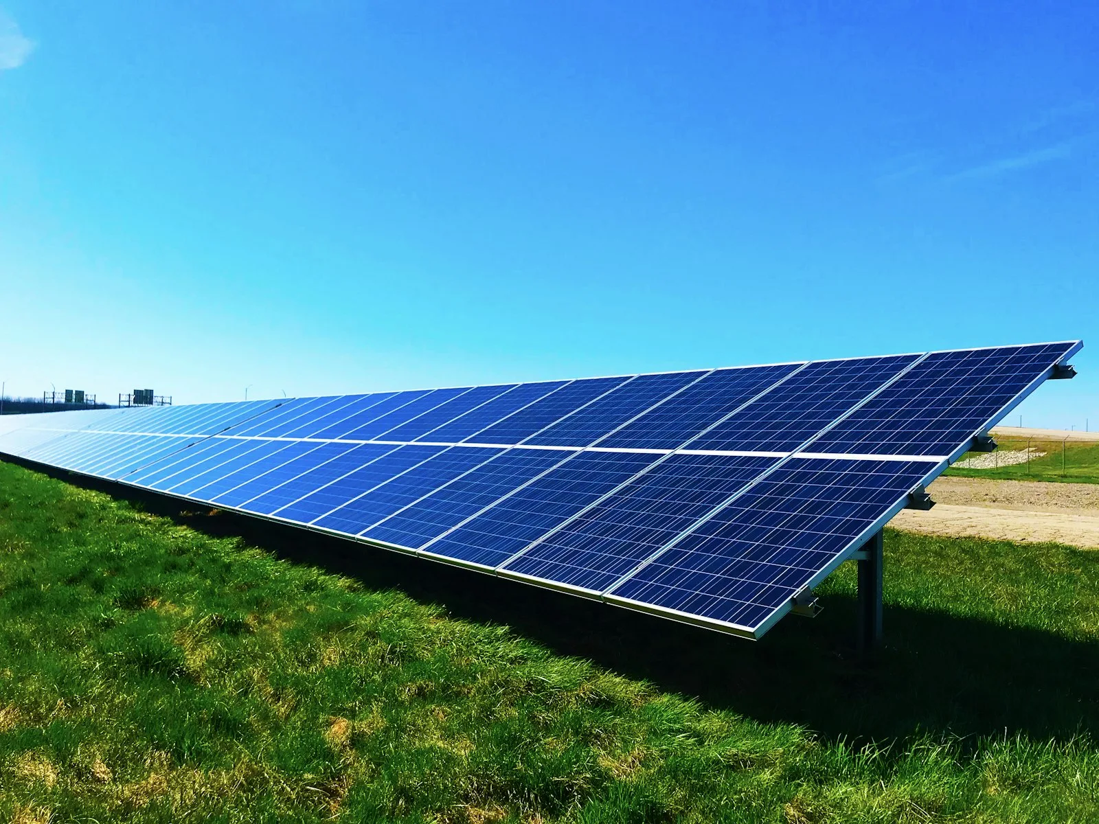 Entretenir ses panneaux solaires sous climat marocain